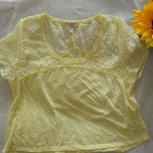 Yellow top 🍁🍃🍂